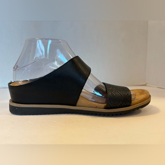 Eurosoft by Sofft black 2 band sandals size 8M - Picture 5 of 10
